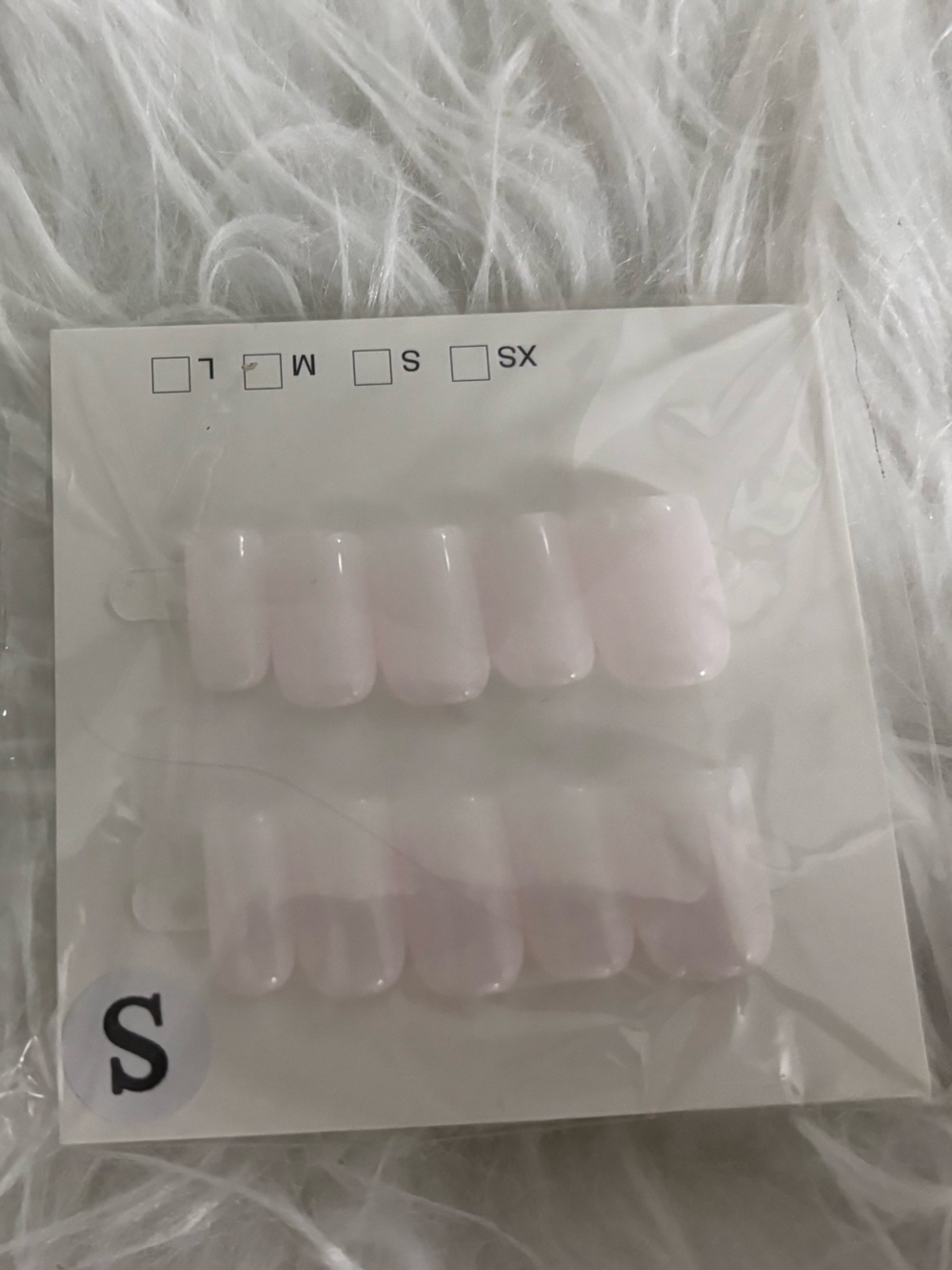 Press-On Nails Set in Cloud White
